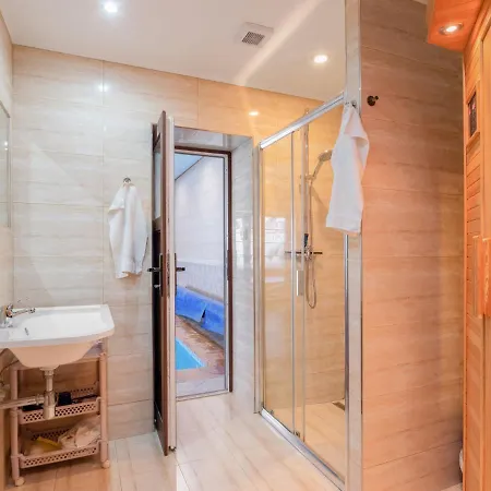 Jeleni Kout By Interhome